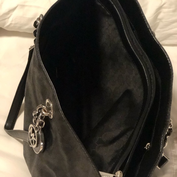 Used tote - Picture 2 of 7